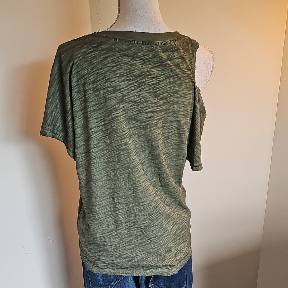Evereve Olive Short Sleeve Tee - Picture 4 of 6